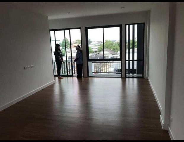 ให้เช่า Townhome 3 ชั้น โครงการ Cozy-โชคชัย4 สตรีวิทยา2 พื้นที่ 30 ตรว เนื้อที่ใช้สอย 240 ตรม.3 ห้องนอน3 ห้องน้ำ เข้า-ออกได้หลายทาง