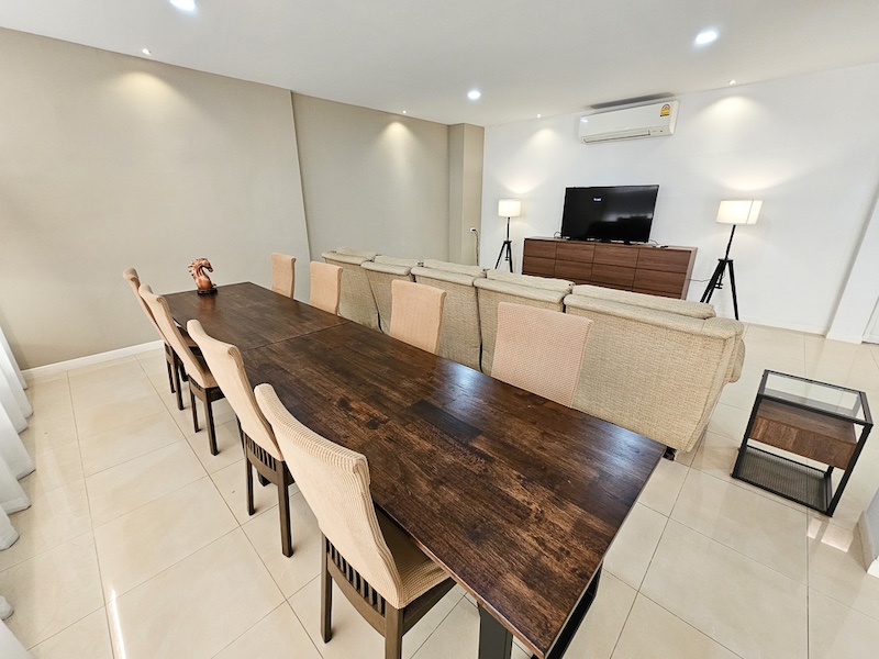 BH2526 ให้เช่า Townhouse หมู่บ้านกลางกรุงแกรนด์เวียนนา พระราม3 หน้ากว้าง 11เมตร 5ห้องนอน 425ตรม. 