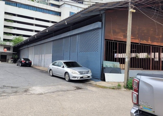 ให้เช่าโกดัง 800 ตารางเมตร บนที่ดิน 1 ไร่ ถนนพระราม 3 ทำร้านอาหารได้หรือโกดังก็เหมาะ