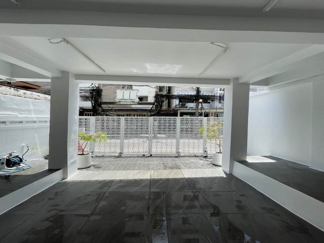 POR3526  ขาย อาคารพาณิชย์ 3 ชั้น ใกล้ม หาวิทยาลัย หอการค้าไทย วิภาวดีรังสิต เขตดินแดง เหมาะซื้อทำธุรกิจ ตึกรีโนเวทใหม่ทั้งหลัง