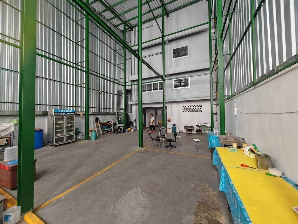 EPL-BR0030 ขายหรือให้เช่าอาคารพาณิชย์ 2 คูหา สภาพใหม่ ถนนแพรกษา เนื้อที่ทั้งหมด 80 ตร.ว ด้านหน้าติดถนนใหญ่ เมืองสมุทรปราการ 