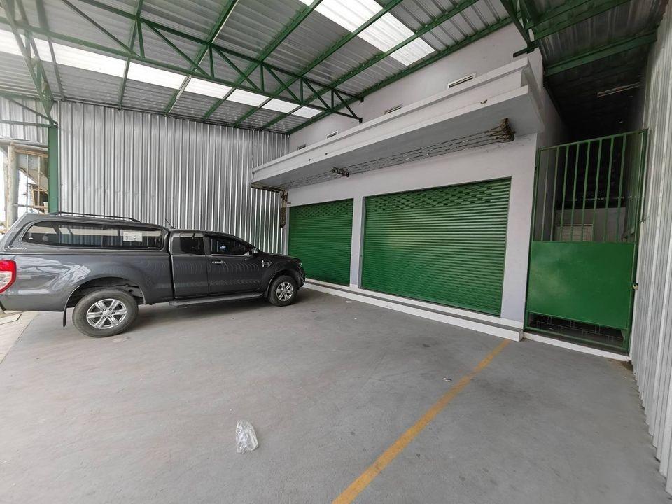 EPL-BR0030 ขายหรือให้เช่าอาคารพาณิชย์ 2 คูหา สภาพใหม่ ถนนแพรกษา เนื้อที่ทั้งหมด 80 ตร.ว ด้านหน้าติดถนนใหญ่ เมืองสมุทรปราการ 