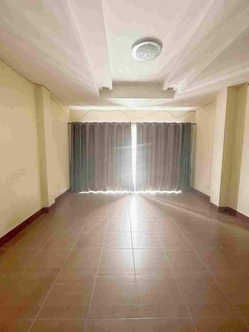 ขาย/ให้เช่า อาคารพานิชย์ 3 ติดถนน  ตลาดหางดง อ.เมือง   เชียงใหม่