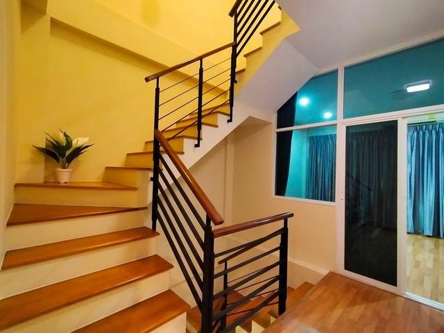 ให้เช่าโฮมออฟฟิศ 3 ชั้น เนื้อที่ 20 ตร.ว.  4 ห้องนอน 3 ห้องน้ำ  โครงการสุวินทวงศ์ รามคำแหงอาร์เคออฟฟิศพาร์ค รามอินทรา-รามคำแหง 