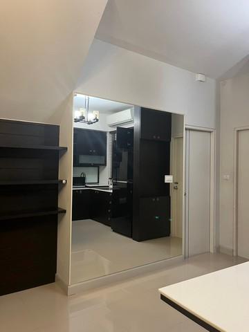 ให้เช่าทาวน์โฮม 2 ชั้น เนื้อที่ 23 ตร.ว 3 ห้องนอน 2 ห้องน้ำ หมู่บ้าน Pleno พระราม9-กรุงเทพกรีฑา  พร้อมเฟอร์นิเจอร์ ติดสระว่ายน้ำ วิวดี