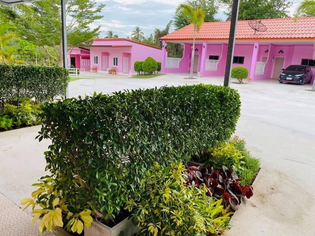 ขายด่วน รีสอร์ท เนื้อที่ 2 ไร่ ตั้งอยู่ ต.แสงอรุณ อ.ทับสะแก จ.ประจวบคีรีขันธ์