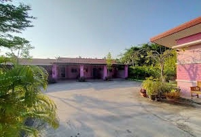 ขายด่วน รีสอร์ท เนื้อที่ 2 ไร่ ตั้งอยู่ ต.แสงอรุณ อ.ทับสะแก จ.ประจวบคีรีขันธ์