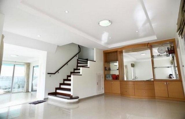 HU3853  ขายทาวน์โฮม  :  ศุภาลัย วิลล์ กรุงเทพมหานคร 