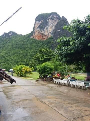 ขายที่ดิน 83 ตร.ว. ย่านคลองวาน ประจวบคีรีขันธ์ พร้อมบ้านริมทะเล เดินลงหาดได้เลย  วิวหันหน้าออกทะเล