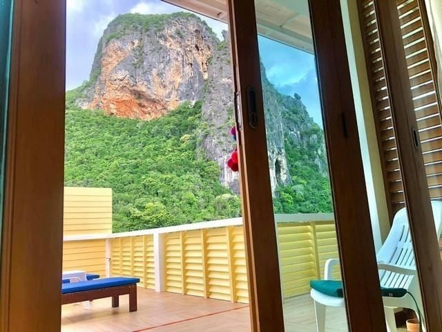 ขายที่ดิน 83 ตร.ว. ย่านคลองวาน ประจวบคีรีขันธ์ พร้อมบ้านริมทะเล เดินลงหาดได้เลย  วิวหันหน้าออกทะเล
