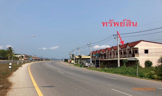 ขายอาคารพาณิชย์ใกล้ โรงพยาบาลพนม อำเภอพนม จังหวัดสุราษฎร์ธานี PKK04-04923