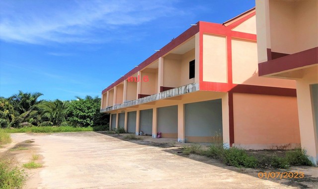 ขายอาคารพาณิชย์ใกล้ โรงพยาบาลท่าชนะ อำเภอท่าชนะ จังหวัดสุราษฎร์ธานี PKK04-04406