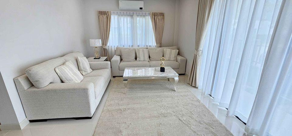 EPL-HR2860 ให้เช่าบ้านเดี่ยวสุดหรู 2ชั้น  ใกล้ IKEA เมกาบางนา หมู่บ้านเซนโทร บางนาพื้นที่ใช้สอย 289 ตารางเมตร 4 ห้องนอน 5 ห้องน้ำ ติดถนน