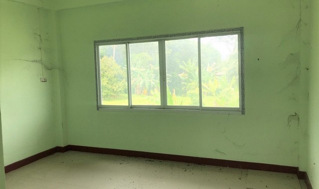 ขายอาคารพาณิชย์ใกล้ โรงพยาบาลคีรีรัฐนิคม อำเภอคีรีรัฐนิคม จังหวัดสุราษฎร์ธานี PKK04-05867