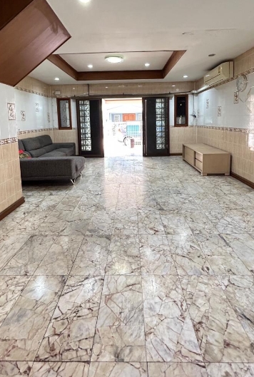  ให้เช่าและขายทาวน์โฮม 3 ชั้น บ้านกลางเมือง พระราม 9 ซอย43 ใกล้เดอะไนน์ มีเฟอร์พร้อมอยู่