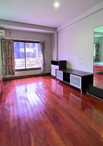  ให้เช่าและขายทาวน์โฮม 3 ชั้น บ้านกลางเมือง พระราม 9 ซอย43 ใกล้เดอะไนน์ มีเฟอร์พร้อมอยู่
