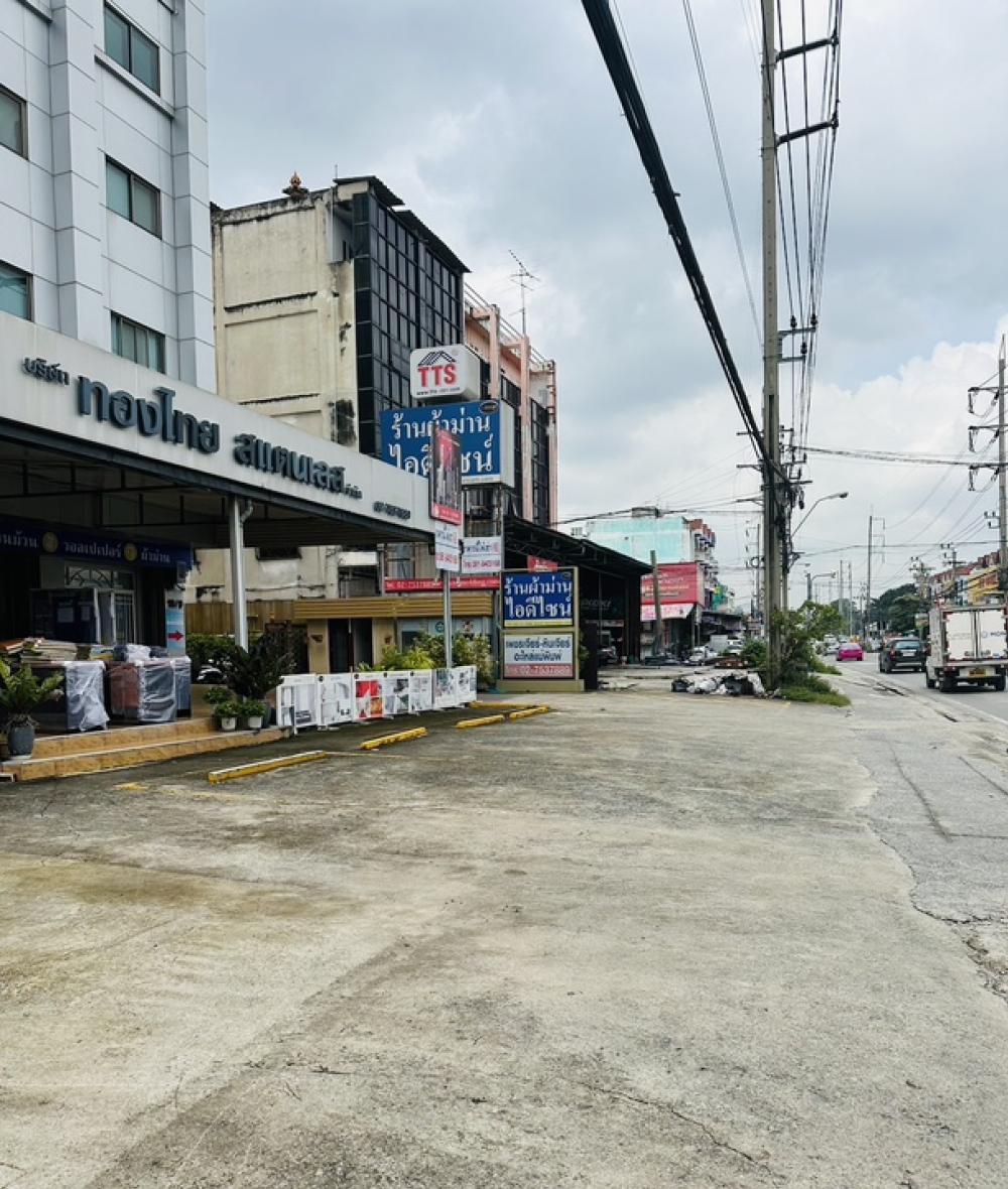 ให้เช่าอาคารสำนักงานพร้อมโกดัง ใกล้รถไฟฟ้าสายสีเหลืองสถานีศรีด่าน 