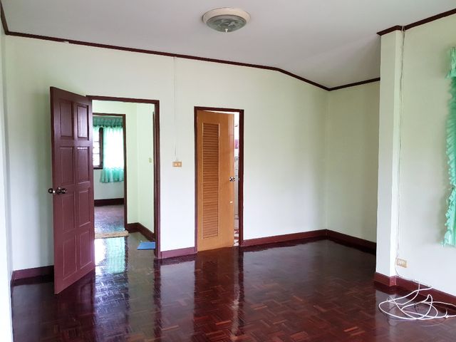 ข า ย สำนักงาน ทำเลโครงการเดินทางสะดวก ทั้งถนนชัยพฤกษ์ และถนน 345 บ้านทำเลแปลงมุมส่วนตัว หน้าบ้านไม่ชนใคร