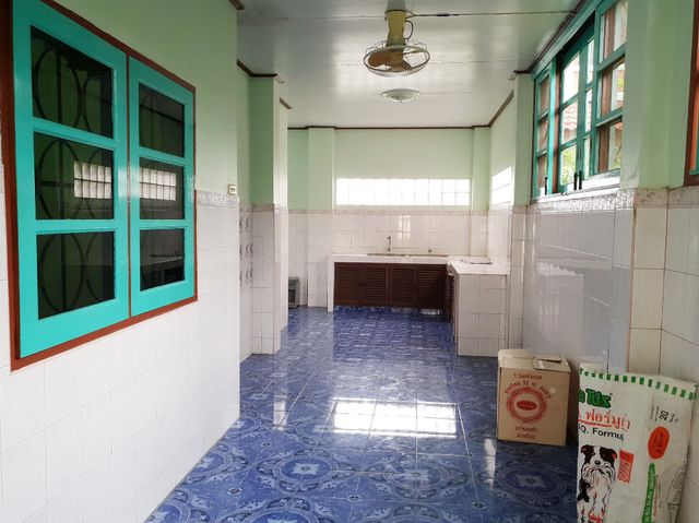 ข า ย สำนักงาน ทำเลโครงการเดินทางสะดวก ทั้งถนนชัยพฤกษ์ และถนน 345 บ้านทำเลแปลงมุมส่วนตัว หน้าบ้านไม่ชนใคร