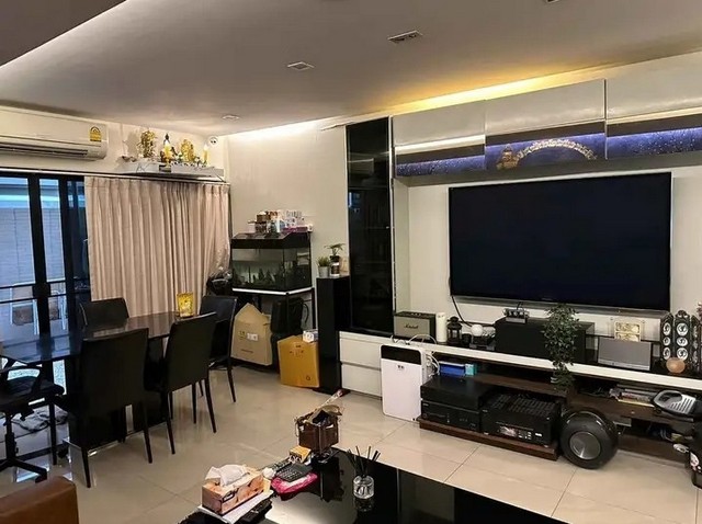 WW815A ขาย ทาวน์โฮม 3 ชั้น หมู่บ้านโนเบิล คิวบ์ พัฒนาการ อยู่ระหว่างซอยพัฒนาการ 24-26 เขตสวนหลวง 