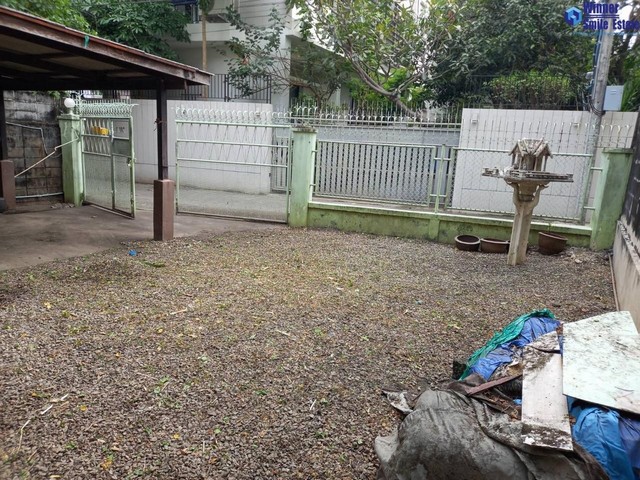 ขายที่ดิน เขตวัฒนา ซอยปรีดีพนมยงค์ 15 ซอยสุขุมวิท 65 ใกล้โรงพยาบาลสุขุมวิท BTS เอกมัย