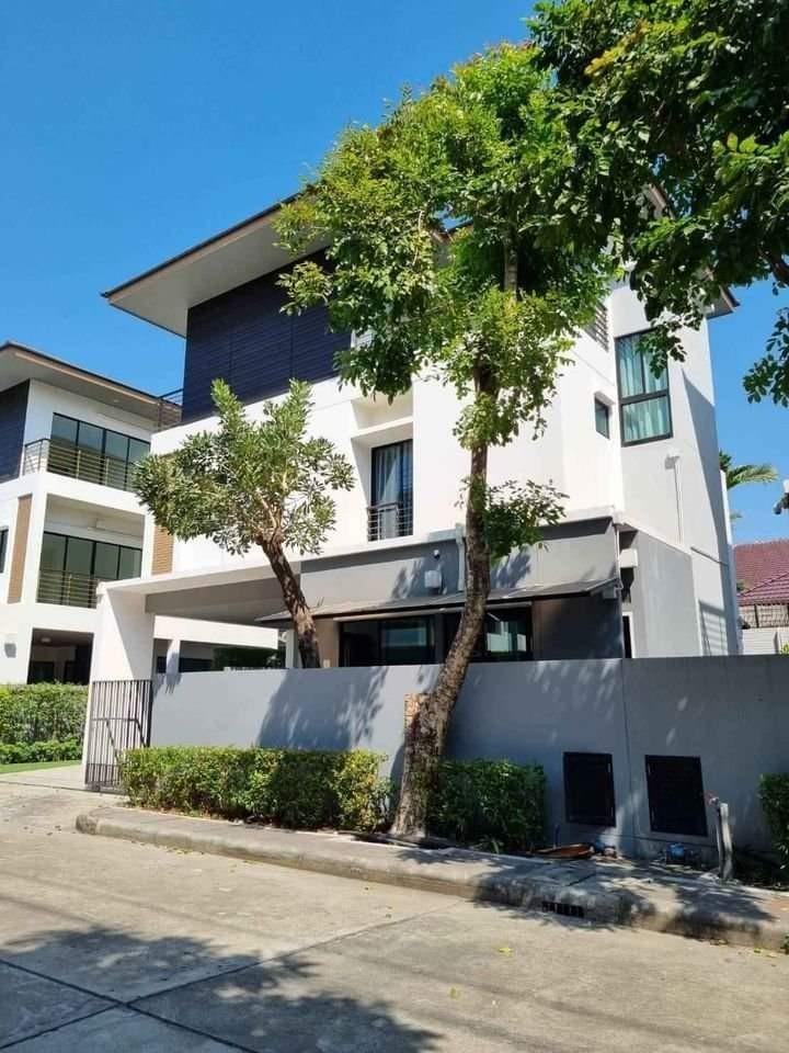 EPL--HR2867 ให้เช่าบ้านเดี่ยว ซอยเฉลิมพระเกียรติ ร9 40/1 หมู่บ้านลุมพินีสวนหลวง ร9 พื้นที่ 310 ตรม.3 ห้องนอน 2 ห้องนั่งเล่น  5 ห้องน้ำ 