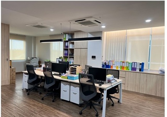 ให้เช่าฮมออฟฟิศ 4 ชั้นพื้นที่ใช้สอย 400 ตรม. พร้อมเฟอร์นิเจอร์ครบครัน จอดรถได้ถึง 6 คัน ย่านนวลจันทร์ เลียบด่วน