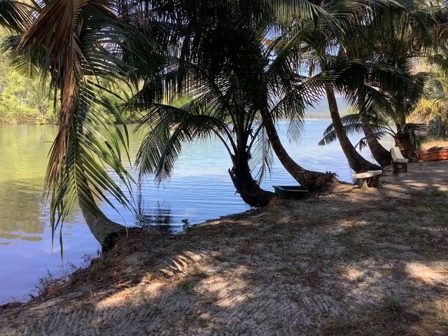 ????????ขายกิจการไม้รูดรีสอร์ท จ.ตราด ที่่สวย (private resort ) 2-3-53 ไร่????????