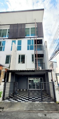 ให้เช่าทาวน์โฮม ดิ แอททิค แจ้งวัฒนะ-ปากเกร็ด 4 ห้องนอน 3 ห้องน้ำ  ใกล้เซ็นทรัลแจ้งวัฒนะ