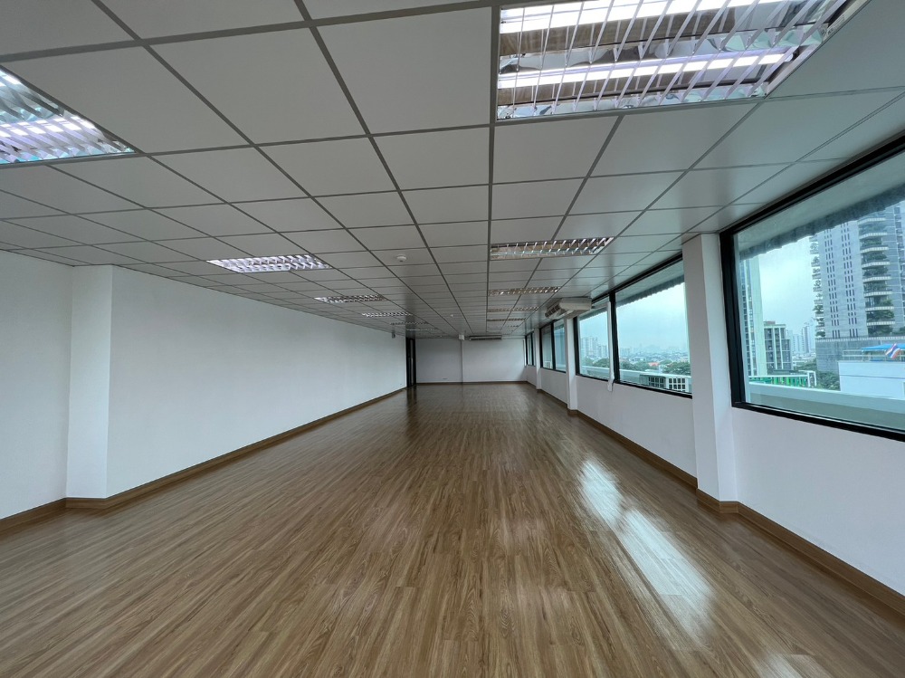 ให้เช่าสำนักงานชั้นที่ 9 พื้นที่ใช้สอย 138.33 ตร.ม. 5 ห้องน้ำ ออฟฟิศ ย่านสาทร อาคารไอยรา ทาวเวอร์