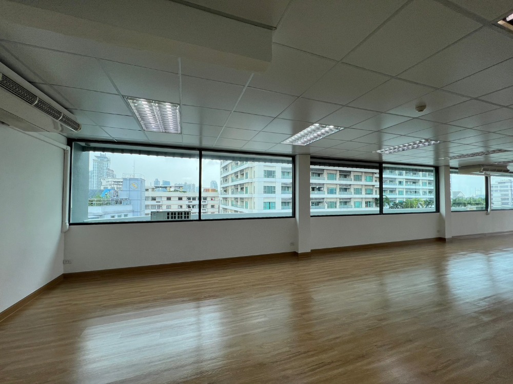 ให้เช่าสำนักงานชั้นที่ 9 พื้นที่ใช้สอย 138.33 ตร.ม. 5 ห้องน้ำ ออฟฟิศ ย่านสาทร อาคารไอยรา ทาวเวอร์