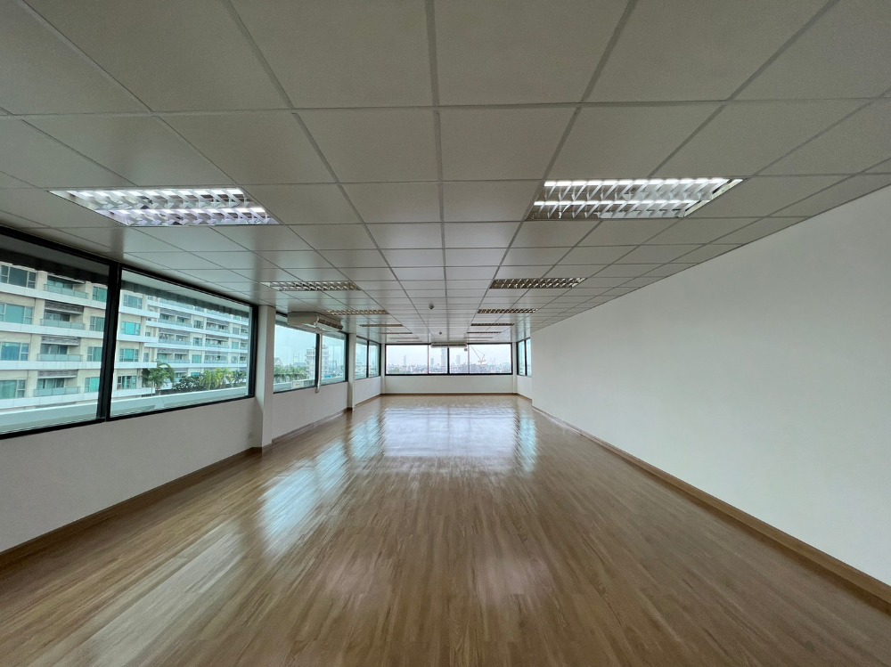 ให้เช่าสำนักงานชั้นที่ 9 พื้นที่ใช้สอย 138.33 ตร.ม. 5 ห้องน้ำ ออฟฟิศ ย่านสาทร อาคารไอยรา ทาวเวอร์