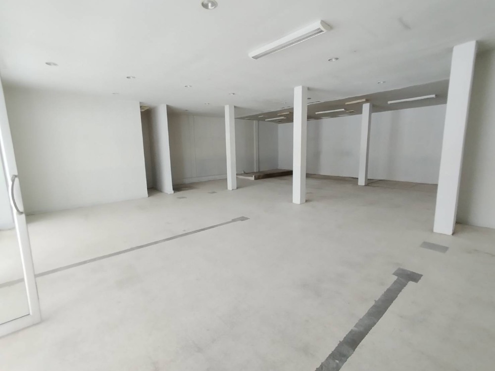 ให้เช่าพื้นที่สำหรับ ออฟฟิศ/ร้านค้า พื้นที่ใช้สอย 140 ตร.ม. ในโครงการบางกอกสแควร์ พระราม 3