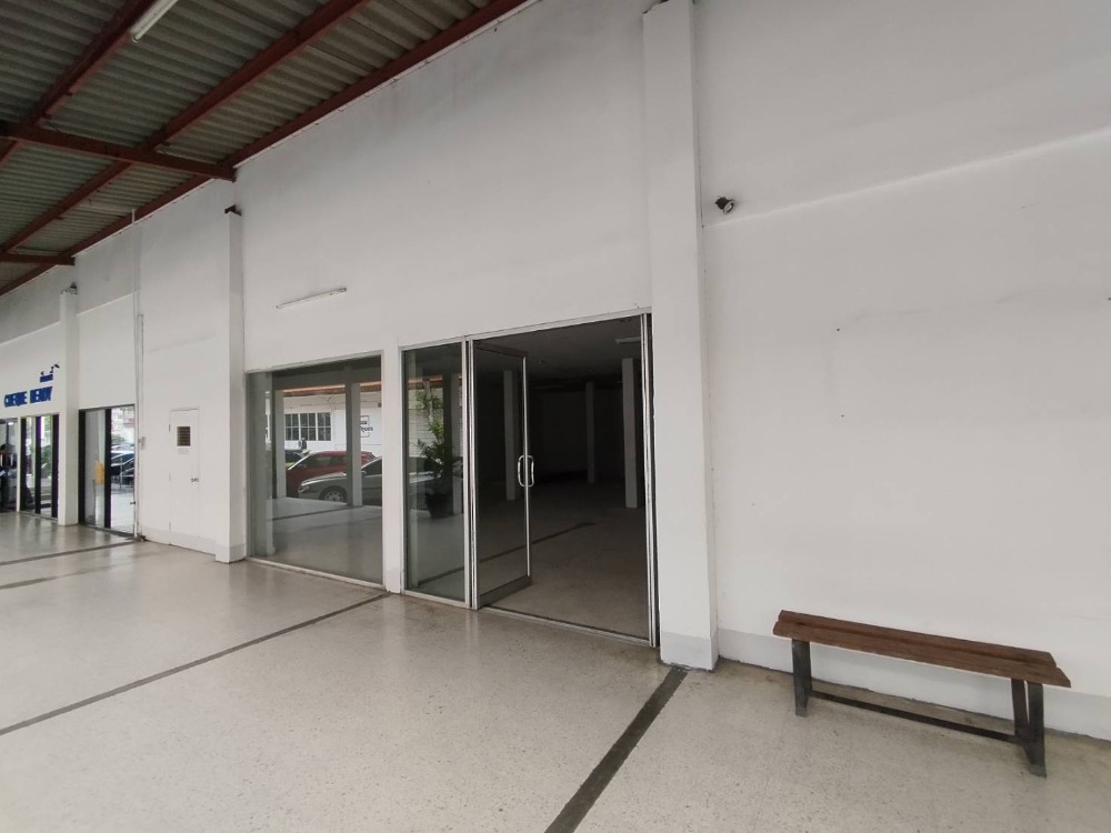 ให้เช่าพื้นที่สำหรับ ออฟฟิศ/ร้านค้า พื้นที่ใช้สอย 140 ตร.ม. ในโครงการบางกอกสแควร์ พระราม 3