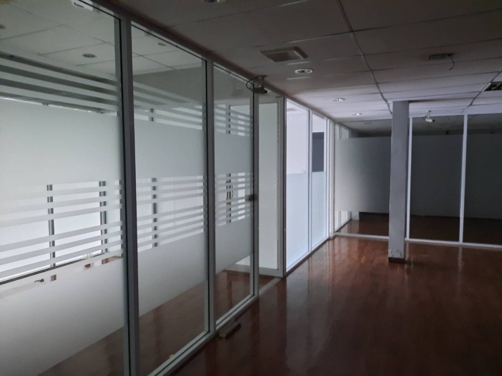 ให้เช่าอาคารสำนักงาน พื้นที่ใช้สอยทั้งหมด 2400 ตารางเมตร  ย่านรามอินทรา - วัชรพล แนวรถไฟฟ้าสายสีชมพู