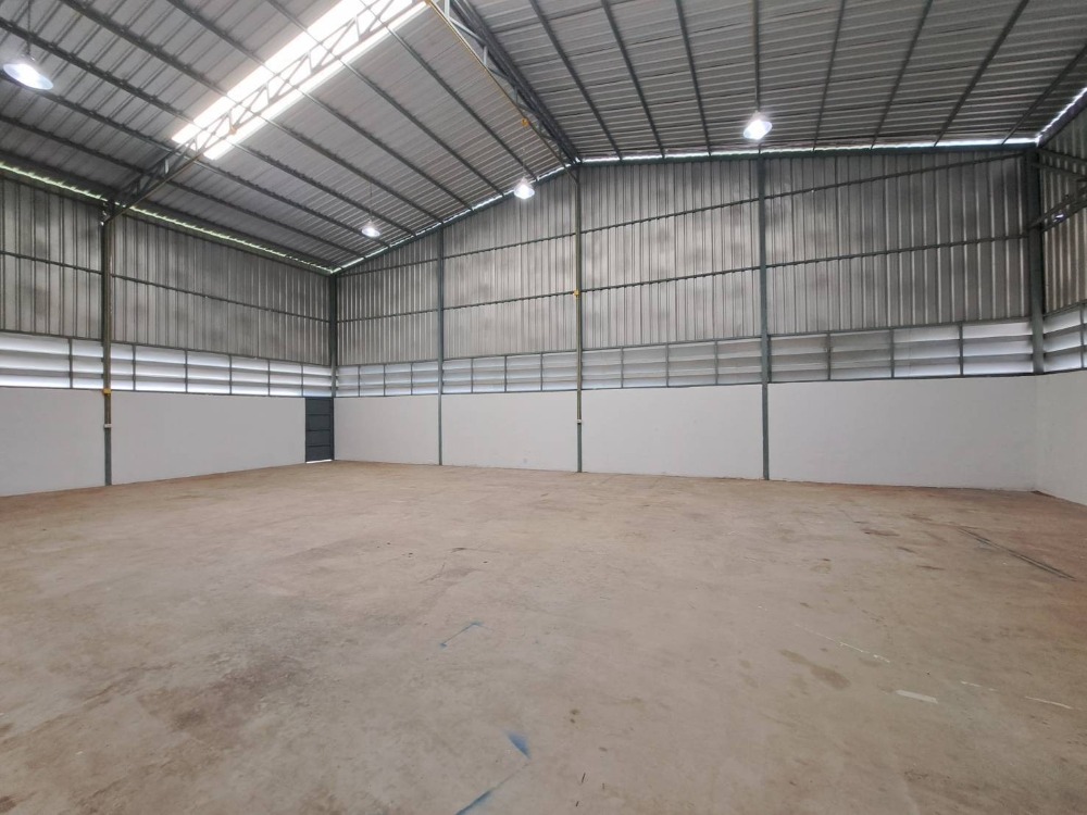 ให้เช่าโกดัง พื้นที่ใช้สอย 200 ตารางเมตร 1 ห้องน้ำ  ถนนบ้านกล้วย-ไทรน้อย  อำเภอบางบัวทอง 