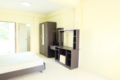 APARTMENT - ขนาดเท่ากับ 200 Square Wah 18000000 BAHT ใกล้ umderwater world  บรรยากาศน่าอยู่ อยู่ใกล้โลตัส