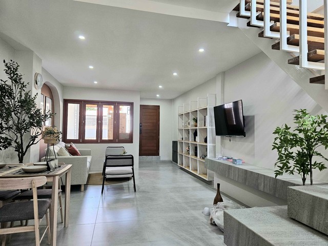 ขาย ทาวน์โฮม 2 ชั้น ใจกลางเมือง ต.หายยา  อ.เมือง จ.เชียงใหม่ 