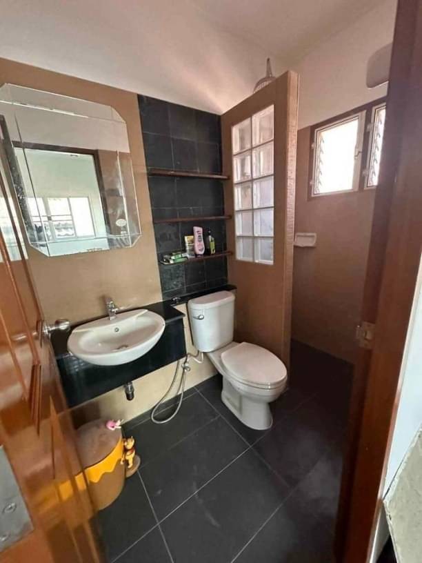 บ้านหลังใหญ่ ใจกลางเมืองเชียงใหม่ ให้เช่า 30,000 บาท/เดือน บ้าน 2 ชั้น สไตล์ล้านนาโมเดิร์น โซนช้างเผือก อำเภอเมือง ใกล้แยกข่วงสิงห์