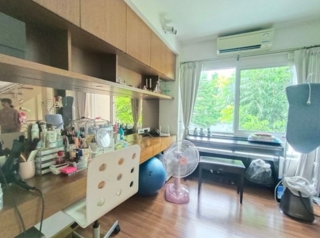 WW177 YY ขาย ทาวน์โฮม 3 ชั้น โครงการ บ้านกลางกรุง พระราม 3 (Baan Klang Krung Rama 3) ถนนสาธุประดิษฐ์ตัดใหม่