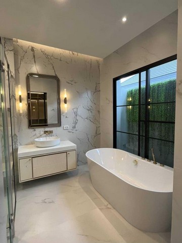 ให้เช่าบ้านเดี่ยว หลังมุม หมู่บ้าน นันทวัน NANTAWAN พระราม9-กรุงเทพกรีฑา Super luxury 4ห้องนอน 5ห้องนํ้า พื้นที่ใข้สอย 302 ตร.ม. 
