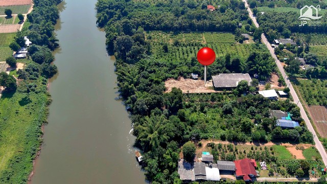 ขายที่ดินติดแม่น้ำแควน้อย เมืองกาญจนบุรี 3 ไร่ ด้านหน้าติดถนนลาดยาง บรรยากาศดี เหมาะสร้างบ้าน ทำการเกษตร ทำรีสอร์ท หรือซื้อเก็บไว้