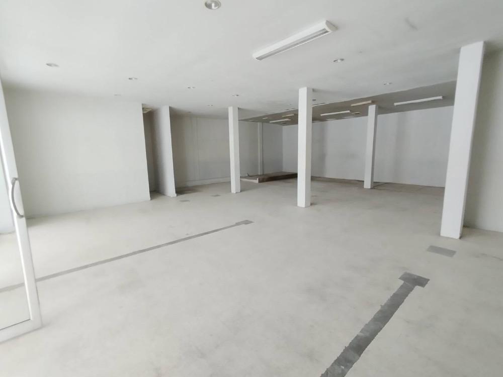 ให้เช่าพื้นที่ โครงการบางกอกสแควร์ พระราม 3 ถ. พระรามที่ 3 สำหรับ ออฟฟิศ-ร้านค้า พื้นที่ใช้สอย 140 ตร.ม.  1 ห้องน้ำ 