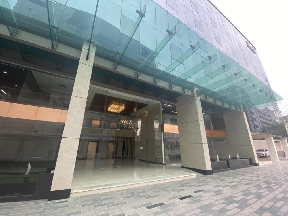 ให้เช่าสำนักงานออฟฟิศ ถ. รัชดาภิเษก ใกล้สถานี  MRT สุทธิสาร พื้นที่ใช้สอย 1000 ตารางเมตร 