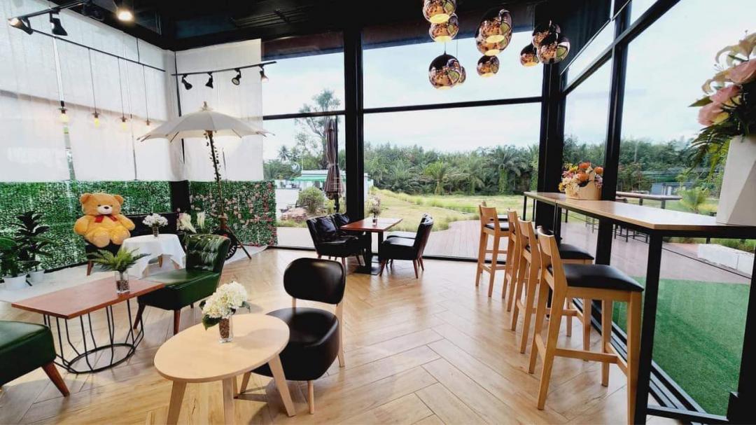 EPL-WH0576 ขายกิจการปั๊มน้ำมัน  ถนนหมายเลข 41 อำเภอละแม จังหวัดชุมพร เนื้อที่ 8 ไร่ 3 งาน 63 ตารางวา ขายทั้งบริษัท ดำเนินกิจการต่อได้ทันที 