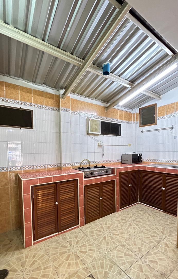 EPL-HR2876 ขายหรือให้เช่าทาวน์โฮม 3 ชั้น ใกล้ห้างเดอะไนน์พระราม9 โครงการบ้านกลางเมือง พระราม 9 ซอย43 นื้อที่ 24 ตารางวา 4 ห้องนอน 3 ห้องน้ำ