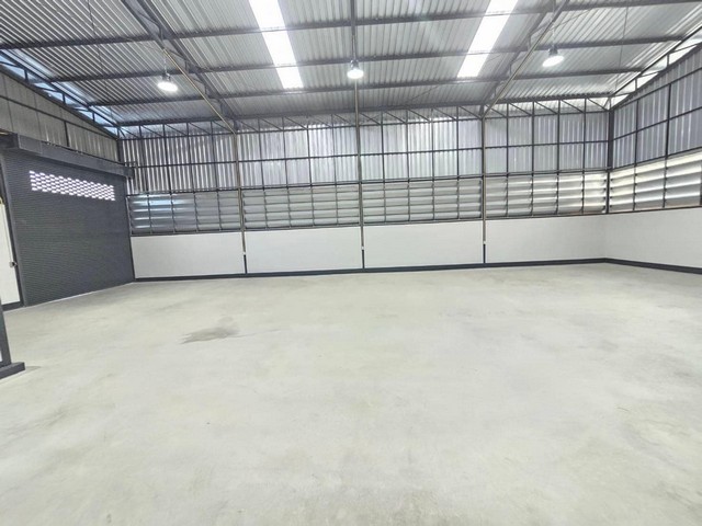 ให้เช่าโกดังคลังสินค้าสร้างใหม่ 450 ตรม. พร้อมออฟฟิศติดแอร์ จอดรถ 12 คัน โกดังสูง 7 เมตร ย่านลำลูกกาคลอง 4 ใกล้ทางด่วน 