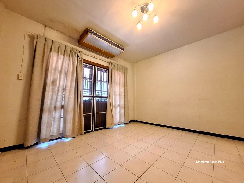 MH0009 ขายทาว์นเฮ้าส์ 3 ชั้น ซอยเรวดี 17 พิ้นที่ 18.3 ตรว 4นอน 2น้ำ ใกล้รถไฟฟ้า MRT สายสีม่วง