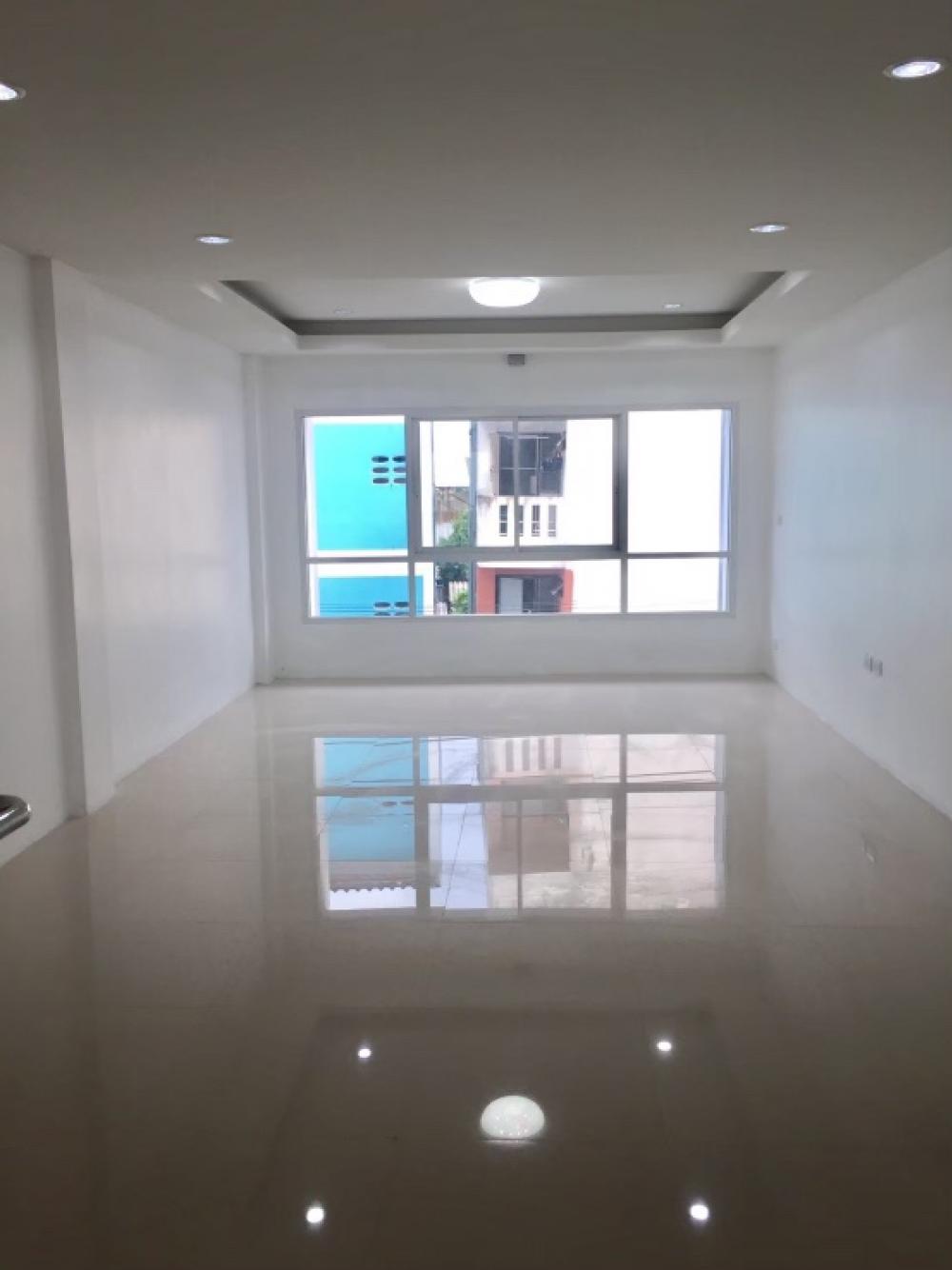 ให้เช่าอาคารพาณิชย์ 1 คูหา เนื้อที่ 16 ตารางวา  4 ห้องนอน 3 ห้องน้ำ ต สวนใหญ่  อ เมืองนนทบุรี จังหวัดนนทบุรี