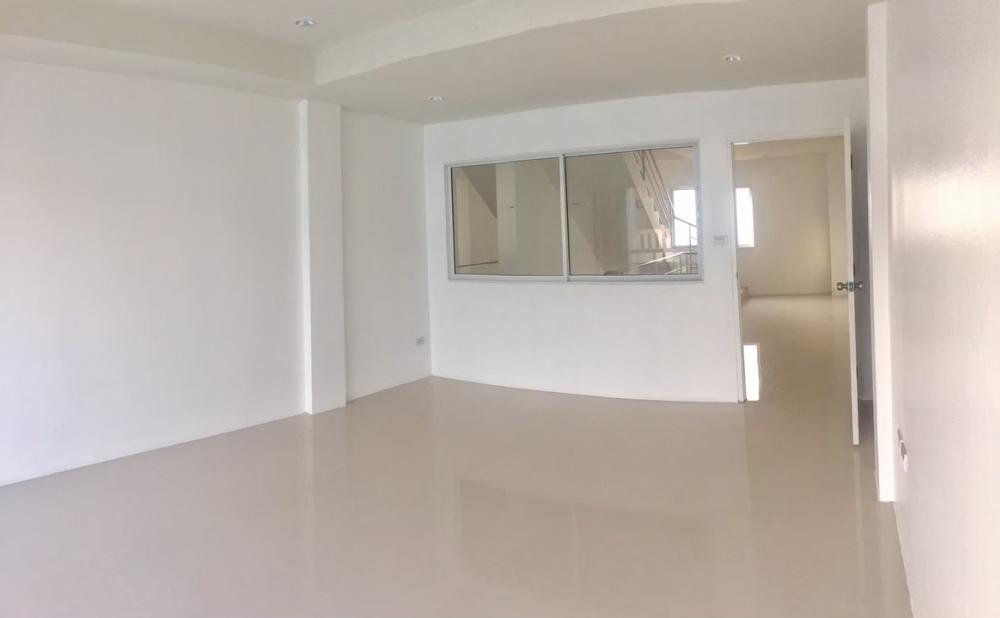 ให้เช่าอาคารพาณิชย์ 1 คูหา เนื้อที่ 16 ตารางวา  4 ห้องนอน 3 ห้องน้ำ ต สวนใหญ่  อ เมืองนนทบุรี จังหวัดนนทบุรี